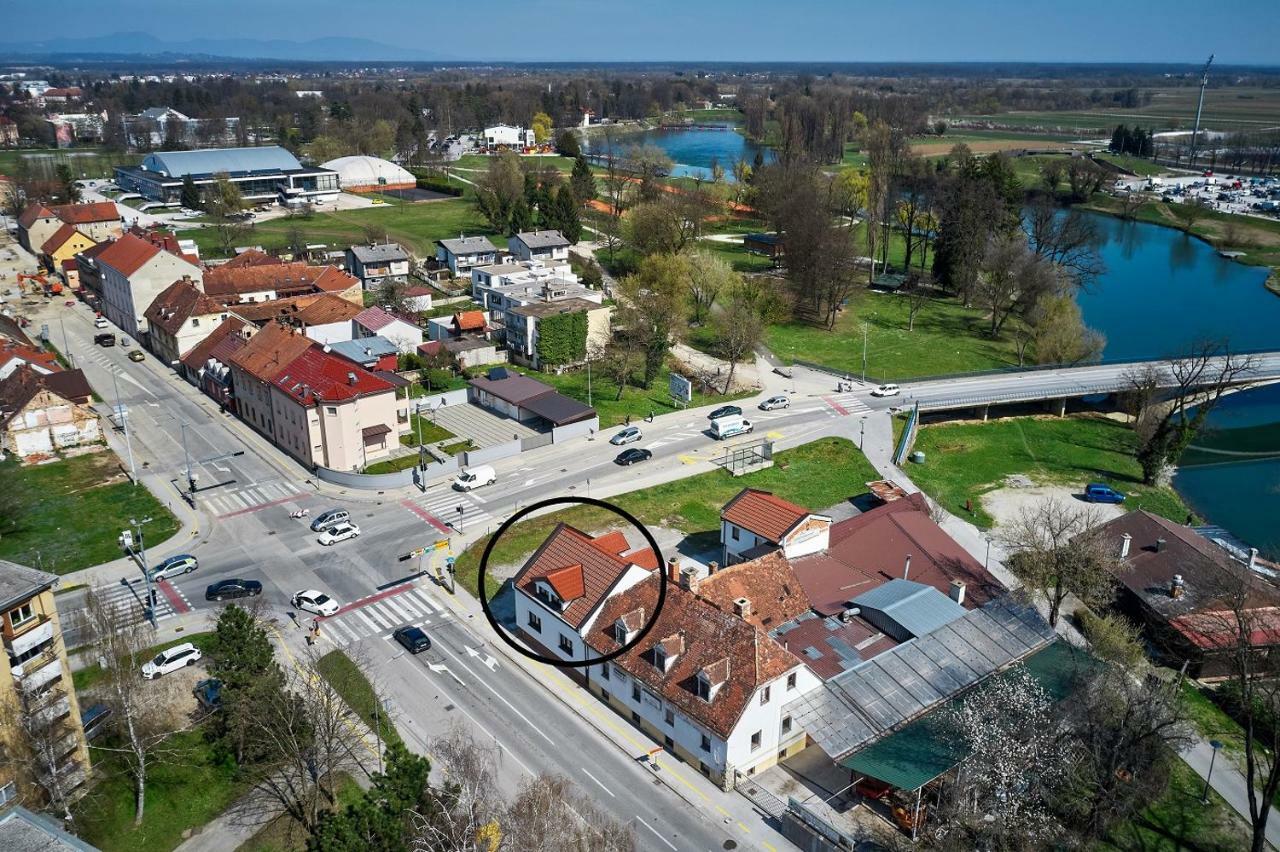 Eva Rooms & Studio Apartment Karlovac Luaran gambar