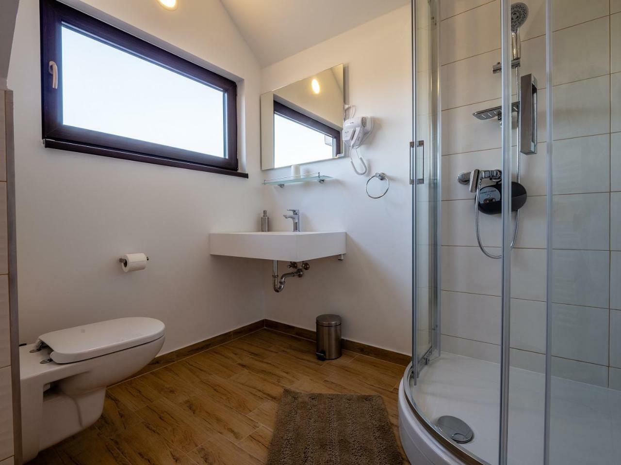 Eva Rooms & Studio Apartment Karlovac Luaran gambar