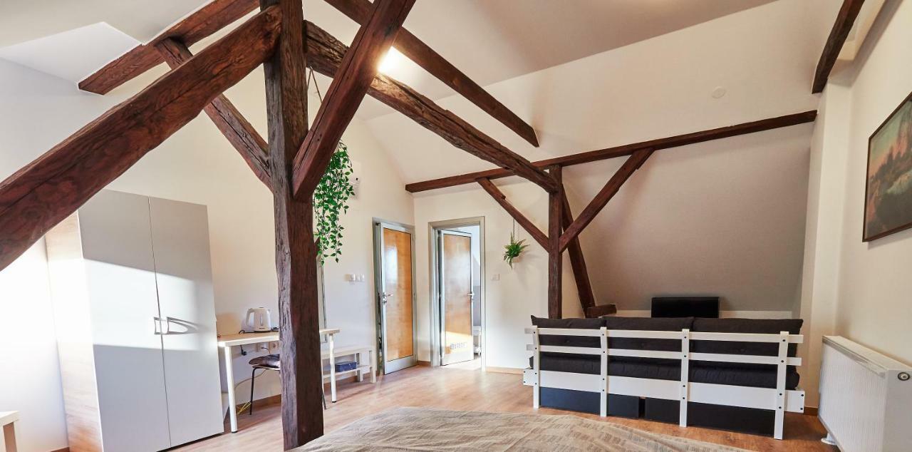 Eva Rooms & Studio Apartment Karlovac Luaran gambar